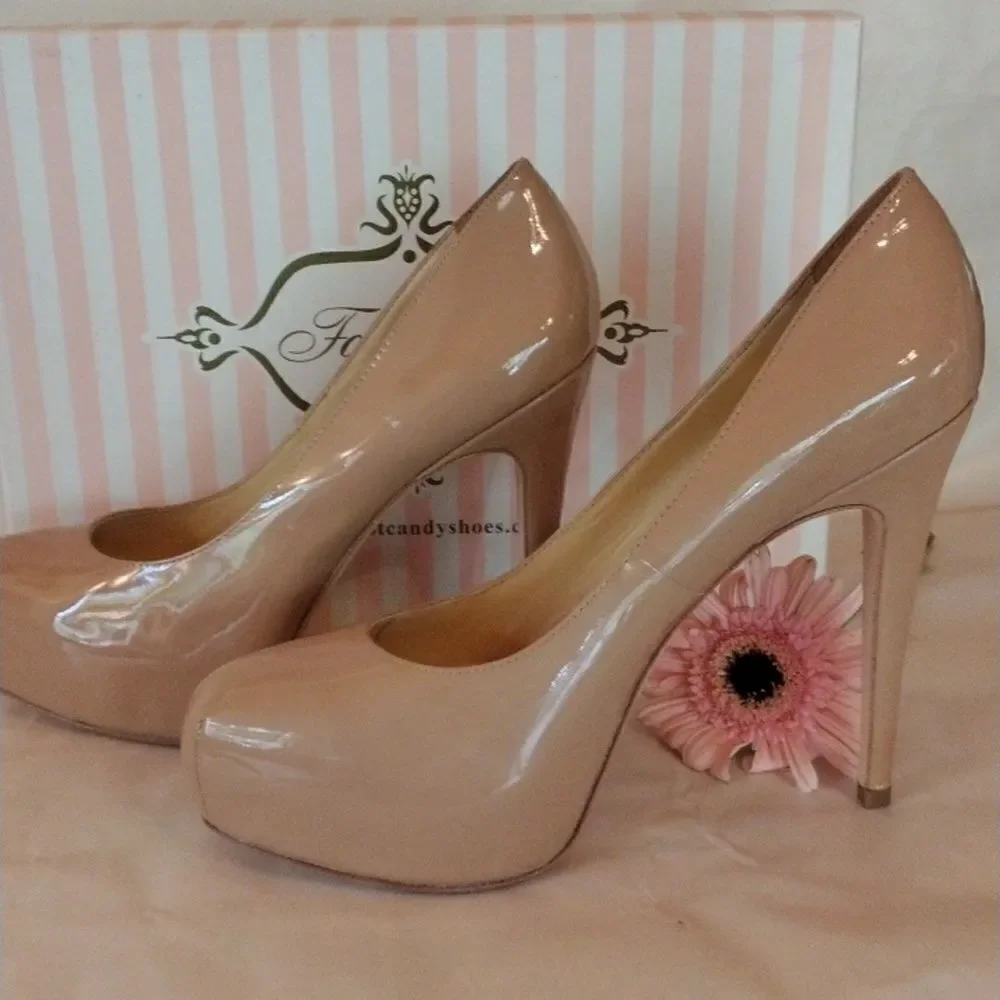 Footcandy Nude Patent Platform Pump